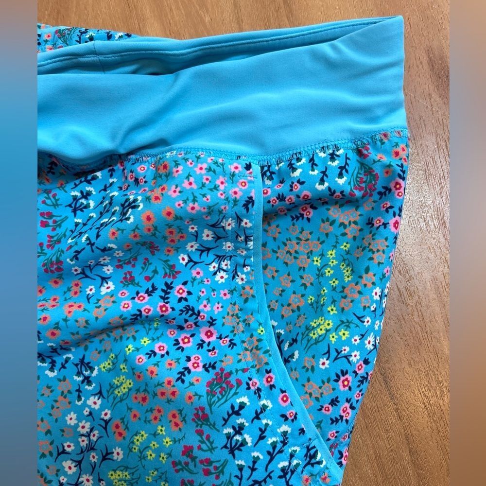 Land’s End Turquoise Blue Floral Board Shorts - Picture 2 of 7